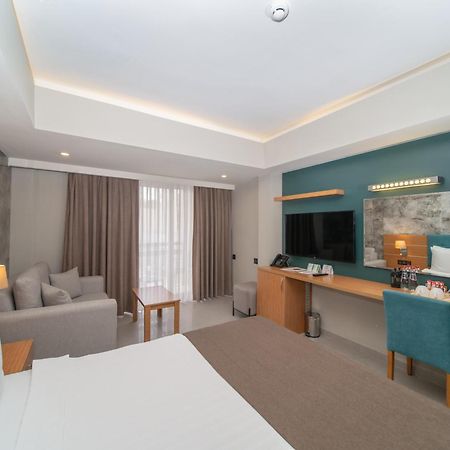 Ambrosia Hotel Beach & Spa Bitez Exterior photo